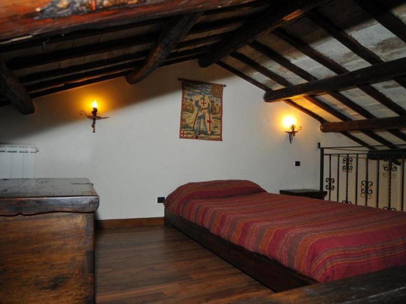 Caratteristico appartamento in palazzetto medievale
